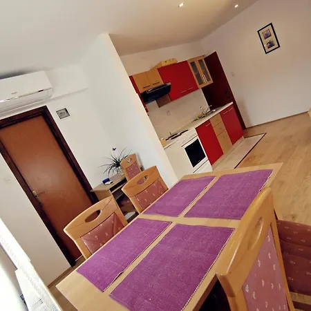 Pensión House Lalita Fužine